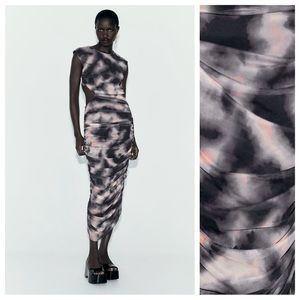 NWT. Zara Cut-Out Printed Tulle Fitted Midi Dress. Size S.